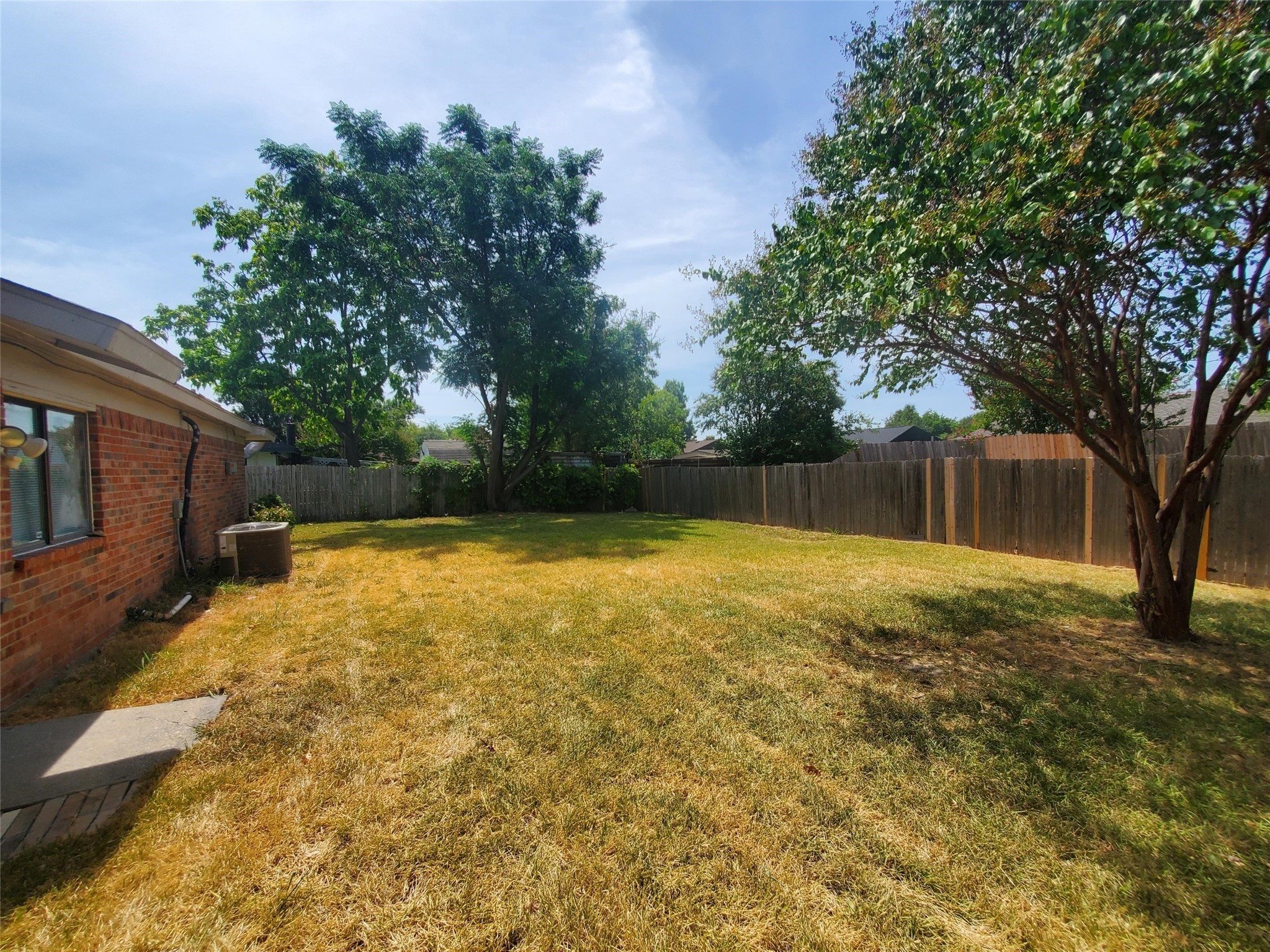 1618 Meridian Way Garland TX 75040