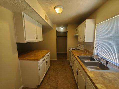 1618 Meridian Way Garland TX 75040