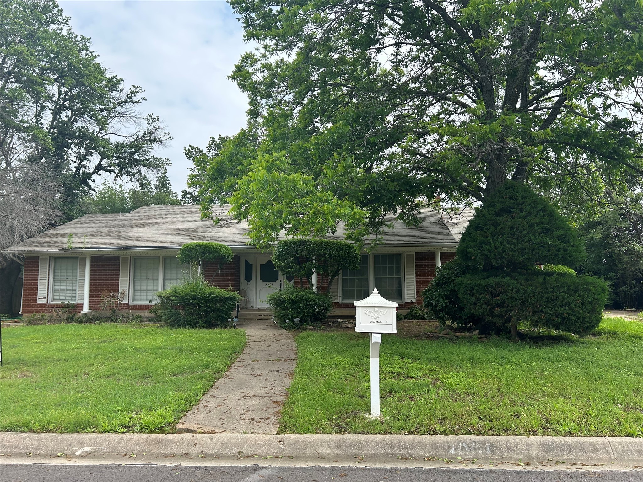 3001 Thunderbird Drive Denton TX 76207