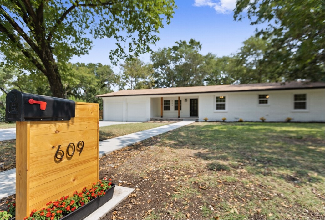 609 Santa Fe Drive Woodway TX 76712