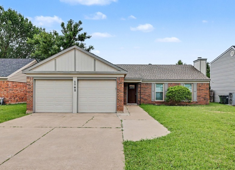 1702 Crimson Court Arlington TX 76018