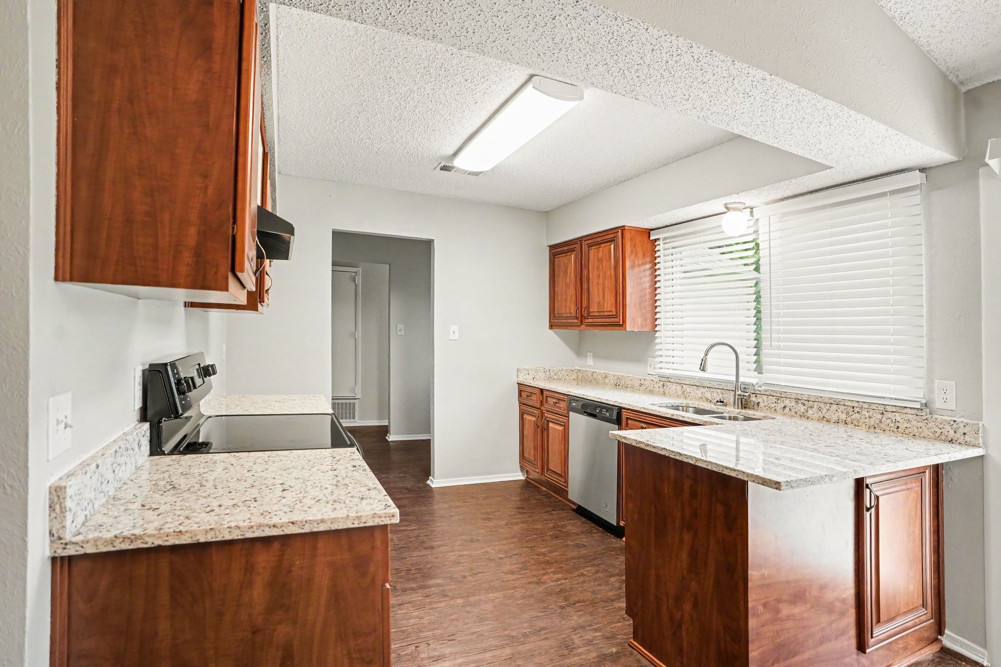 1702 Crimson Court Arlington TX 76018