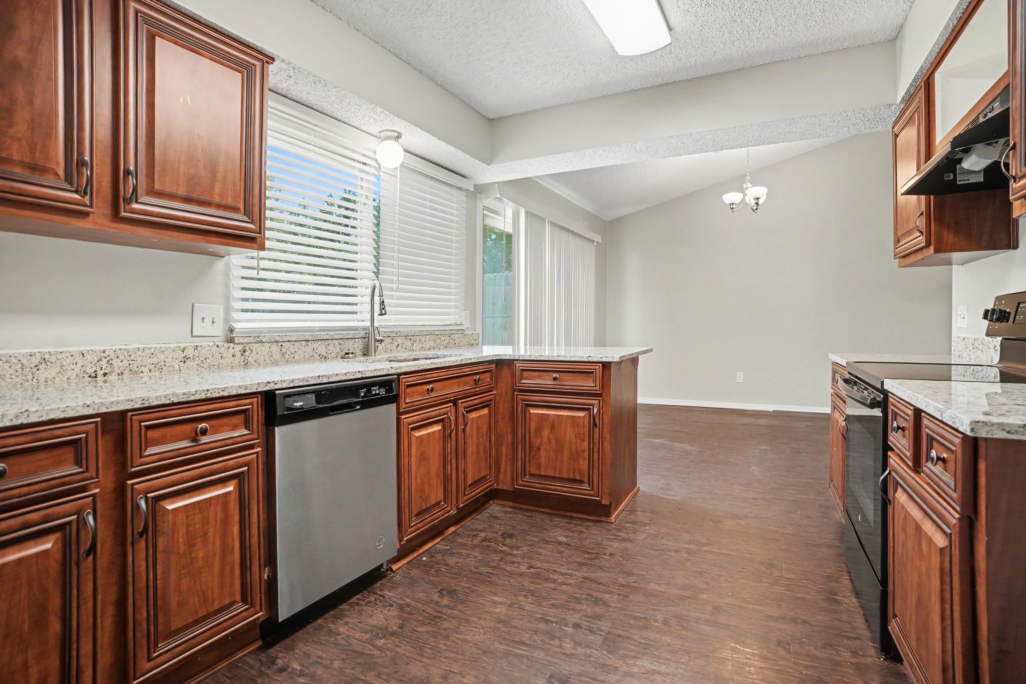 1702 Crimson Court Arlington TX 76018