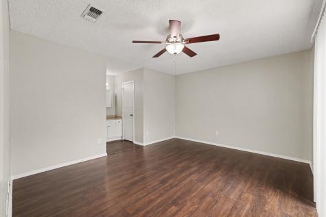 1702 Crimson Court Arlington TX 76018