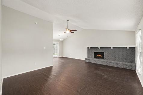 1702 Crimson Court Arlington TX 76018