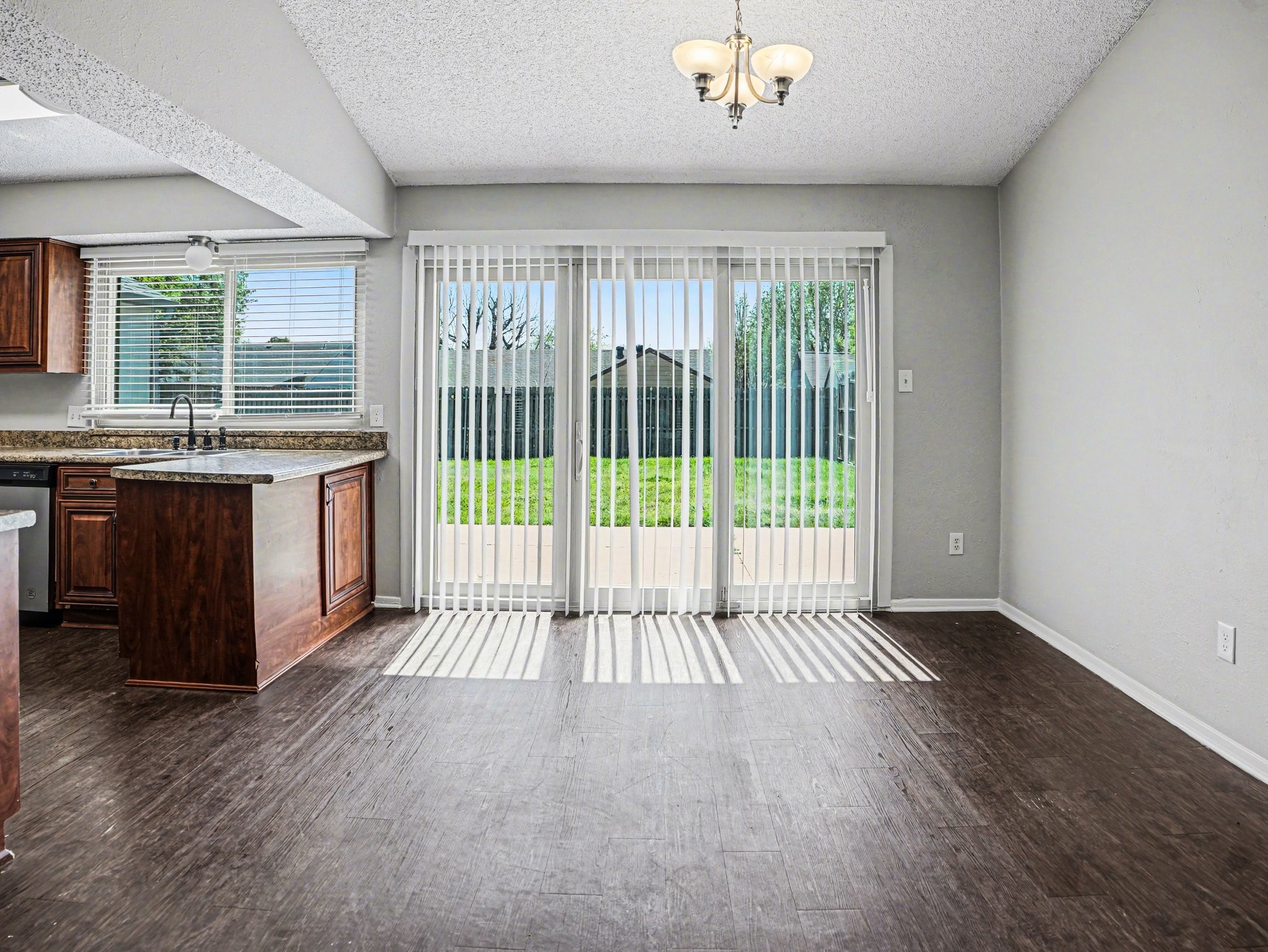 1702 Crimson Court Arlington TX 76018