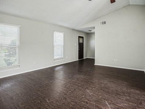 1702 Crimson Court Arlington TX 76018