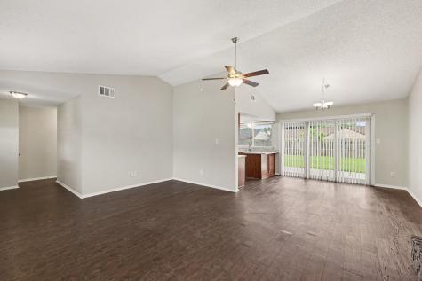1702 Crimson Court Arlington TX 76018