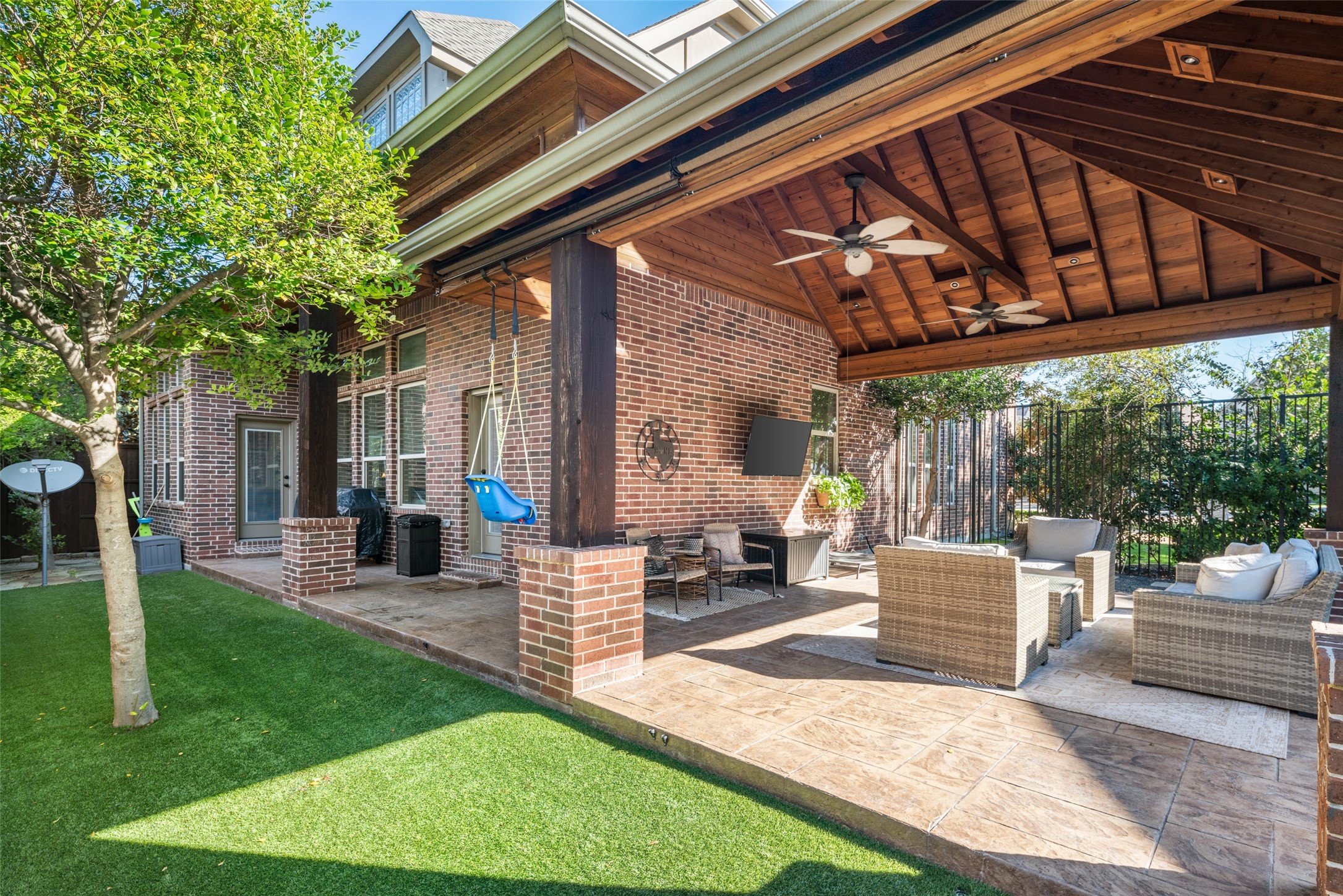 18203 Brighton Green Dallas TX 75252