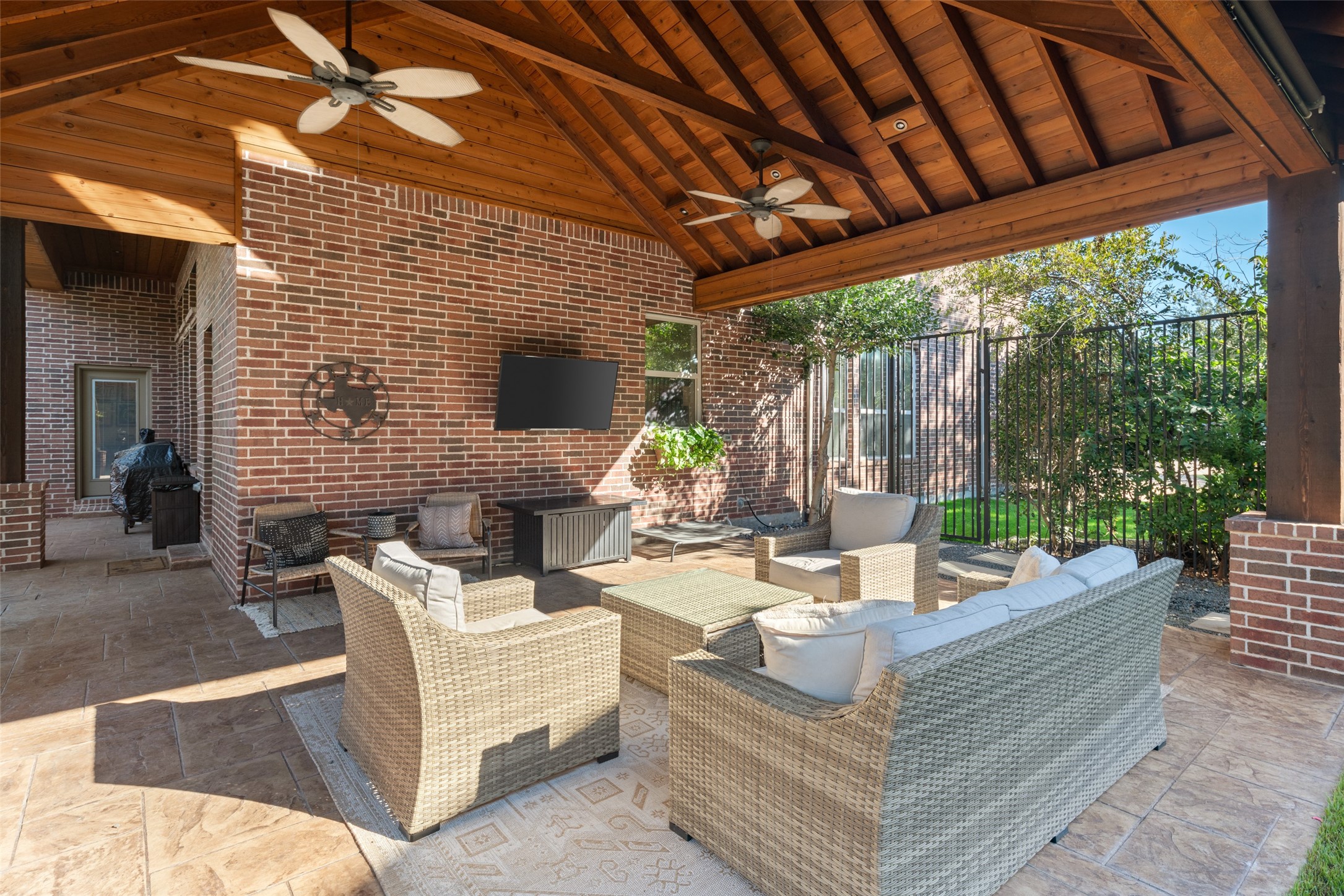 18203 Brighton Green Dallas TX 75252