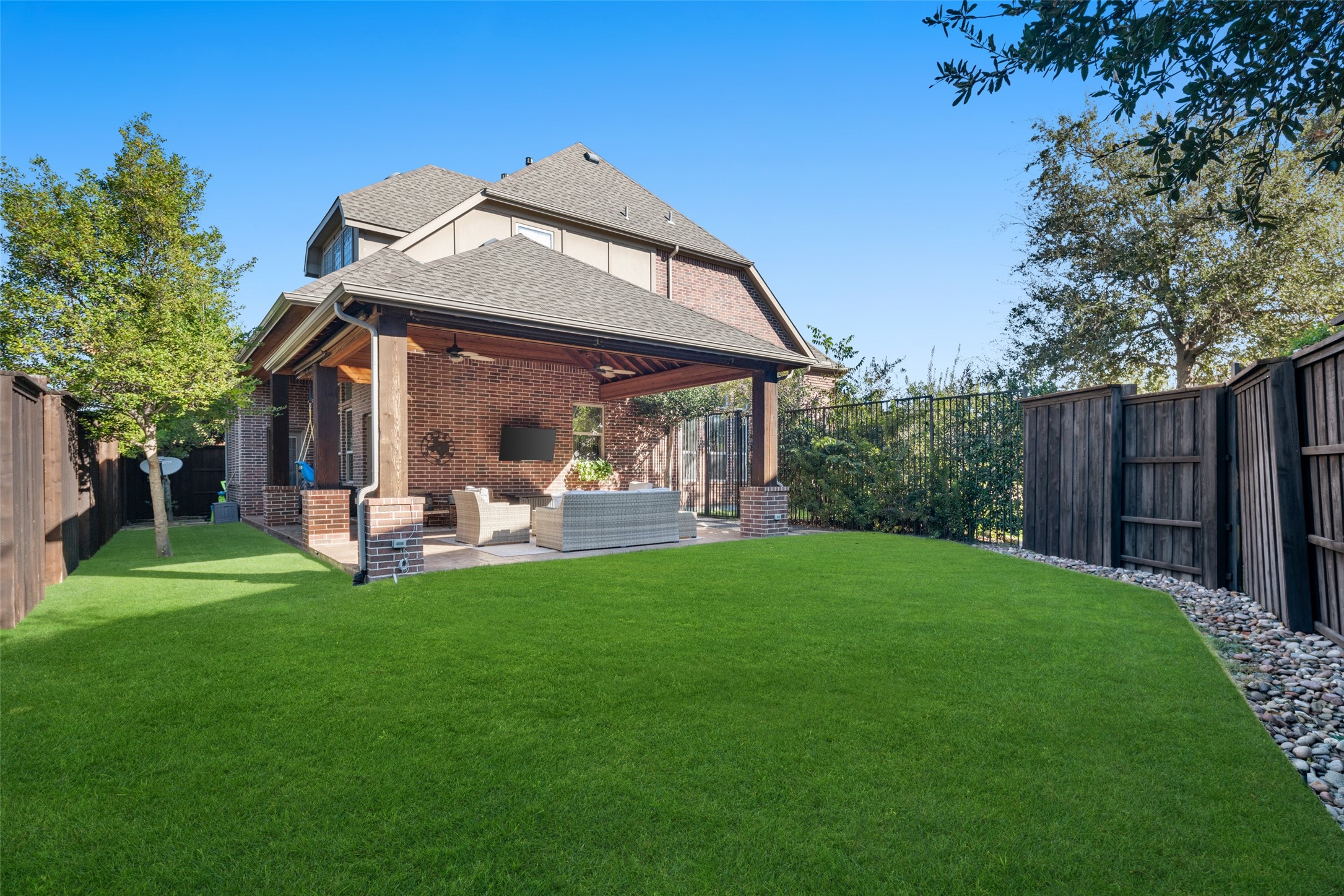 18203 Brighton Green Dallas TX 75252