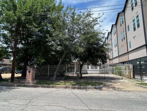 731 W 10th Street Dallas TX 75208