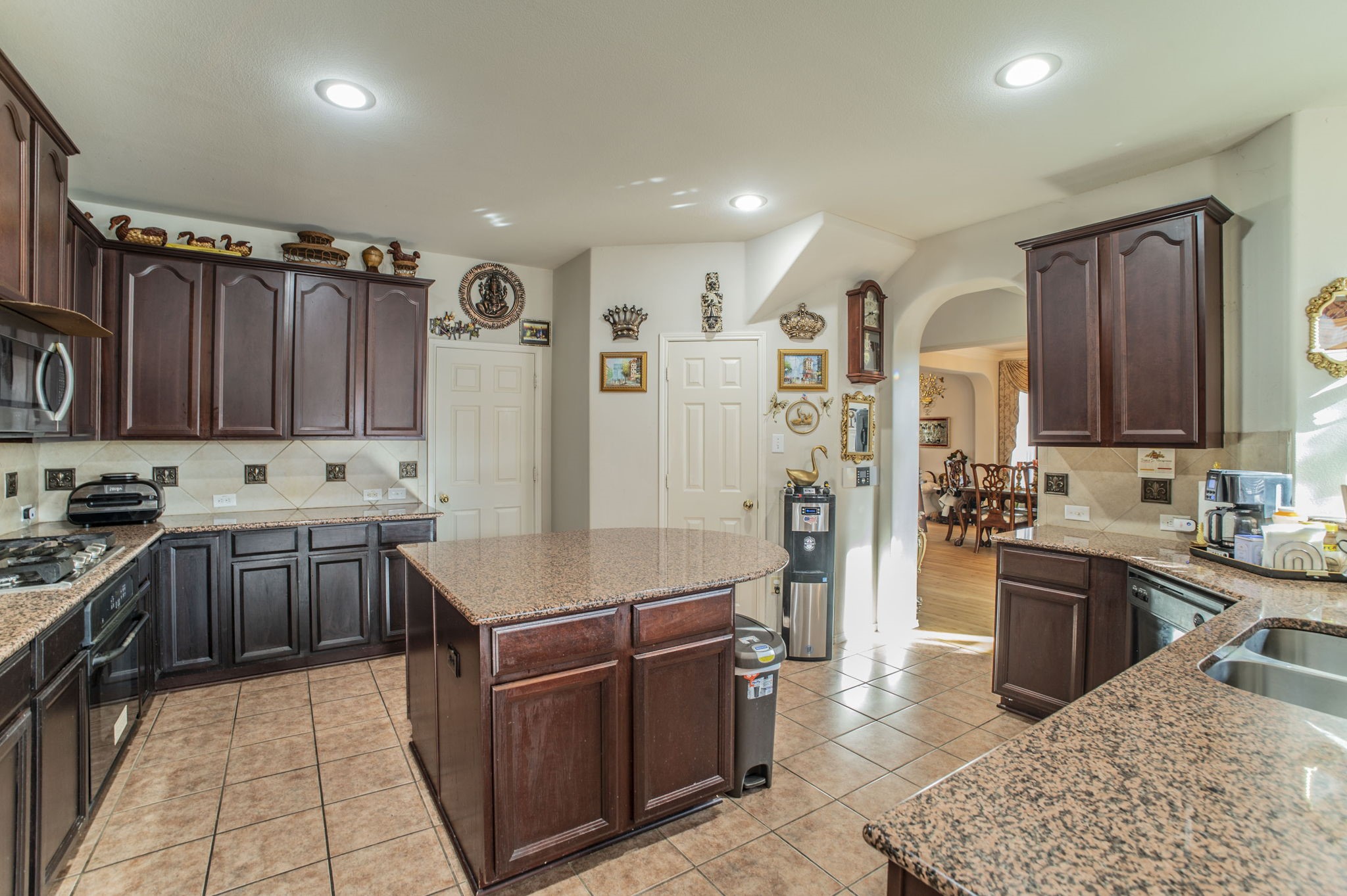 2335 Shackleford Trail Grand Prairie TX 75052