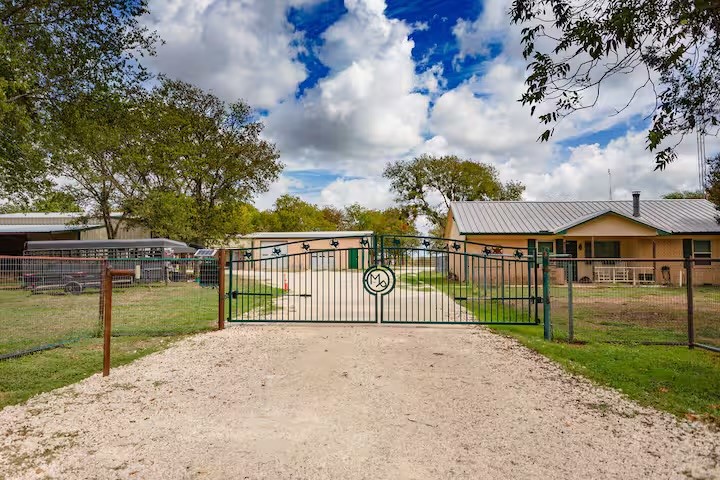 107 Camino Del Rosas Woodway TX 76712