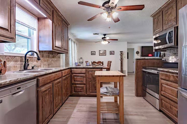 107 Camino Del Rosas Woodway TX 76712