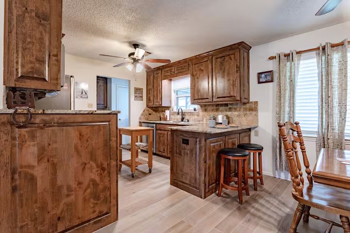 107 Camino Del Rosas Woodway TX 76712
