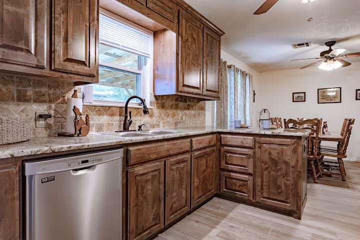 107 Camino Del Rosas Woodway TX 76712