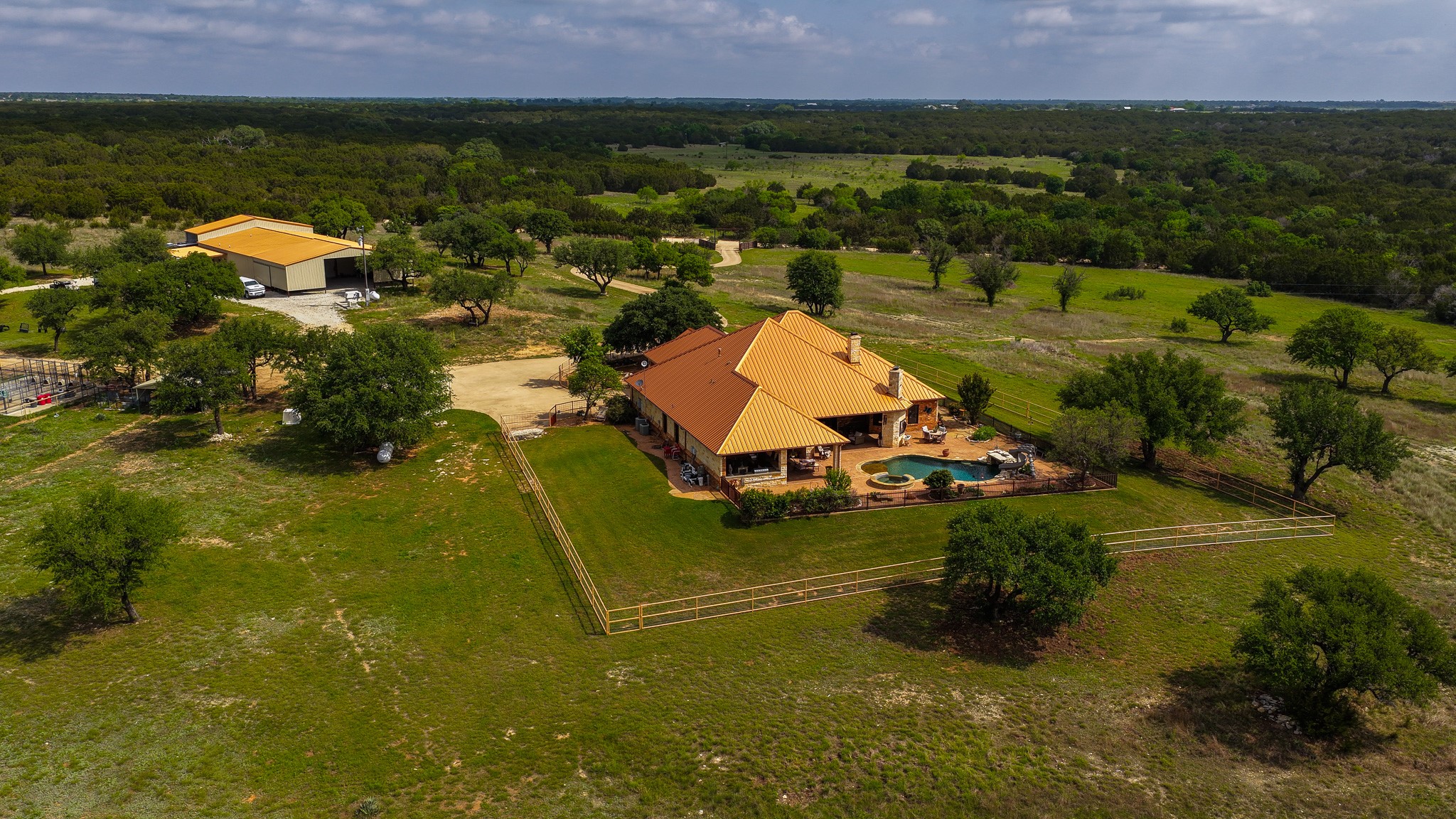 587 County Road 105 Hamilton TX 76531