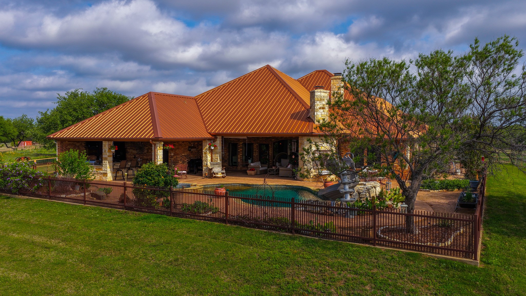587 County Road 105 Hamilton TX 76531
