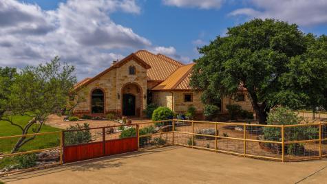 587 County Road 105 Hamilton TX 76531