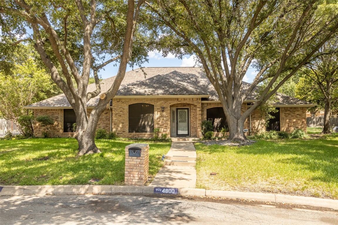 4800 Silent Ridge Court E Fort Worth TX 76132
