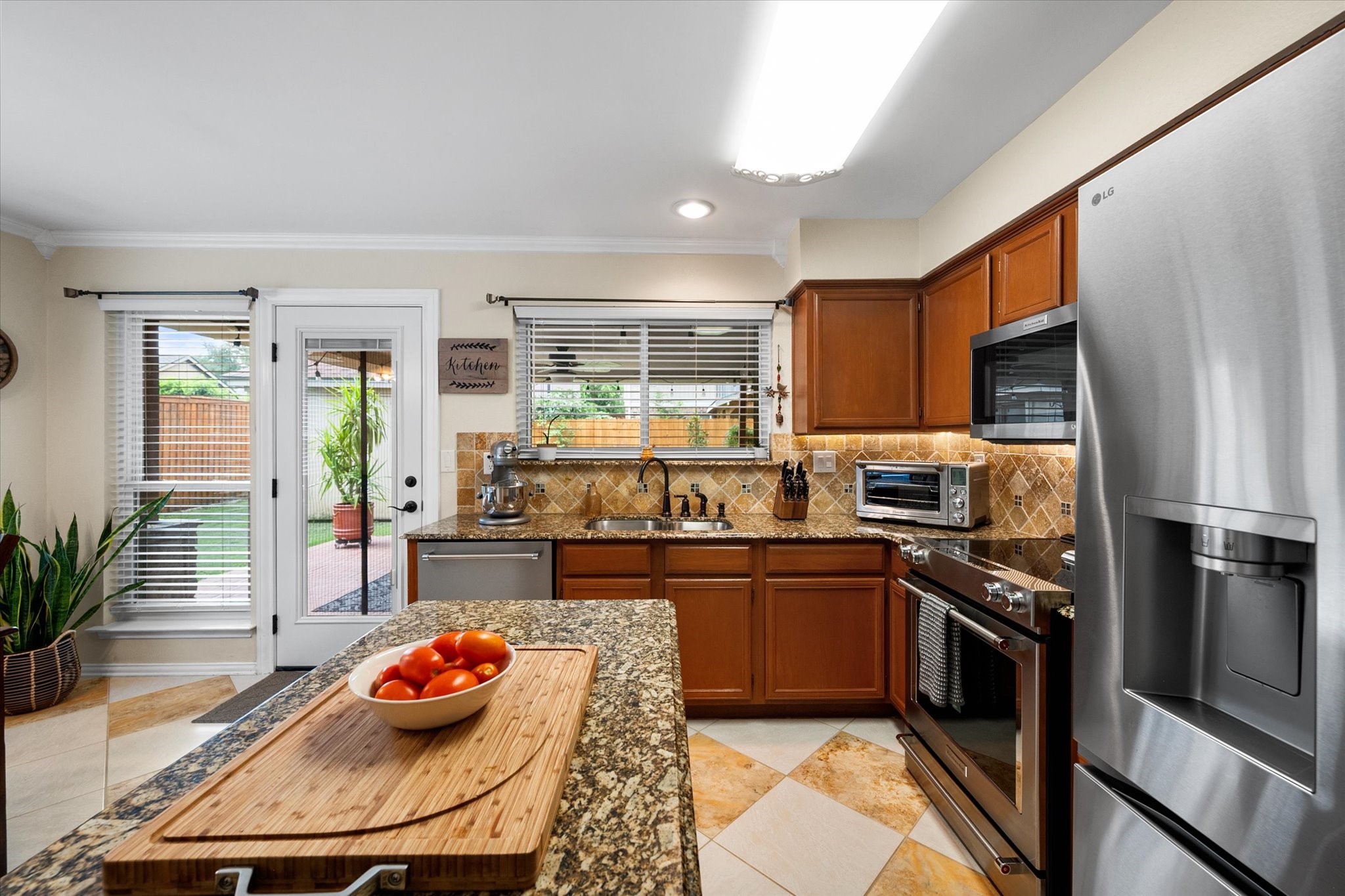 2404 Bennington Drive Arlington TX 76018