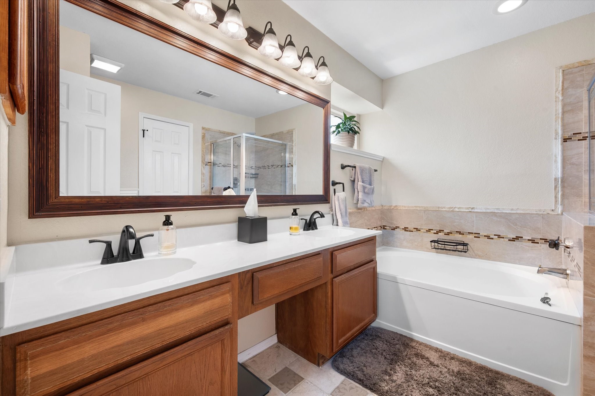 2404 Bennington Drive Arlington TX 76018