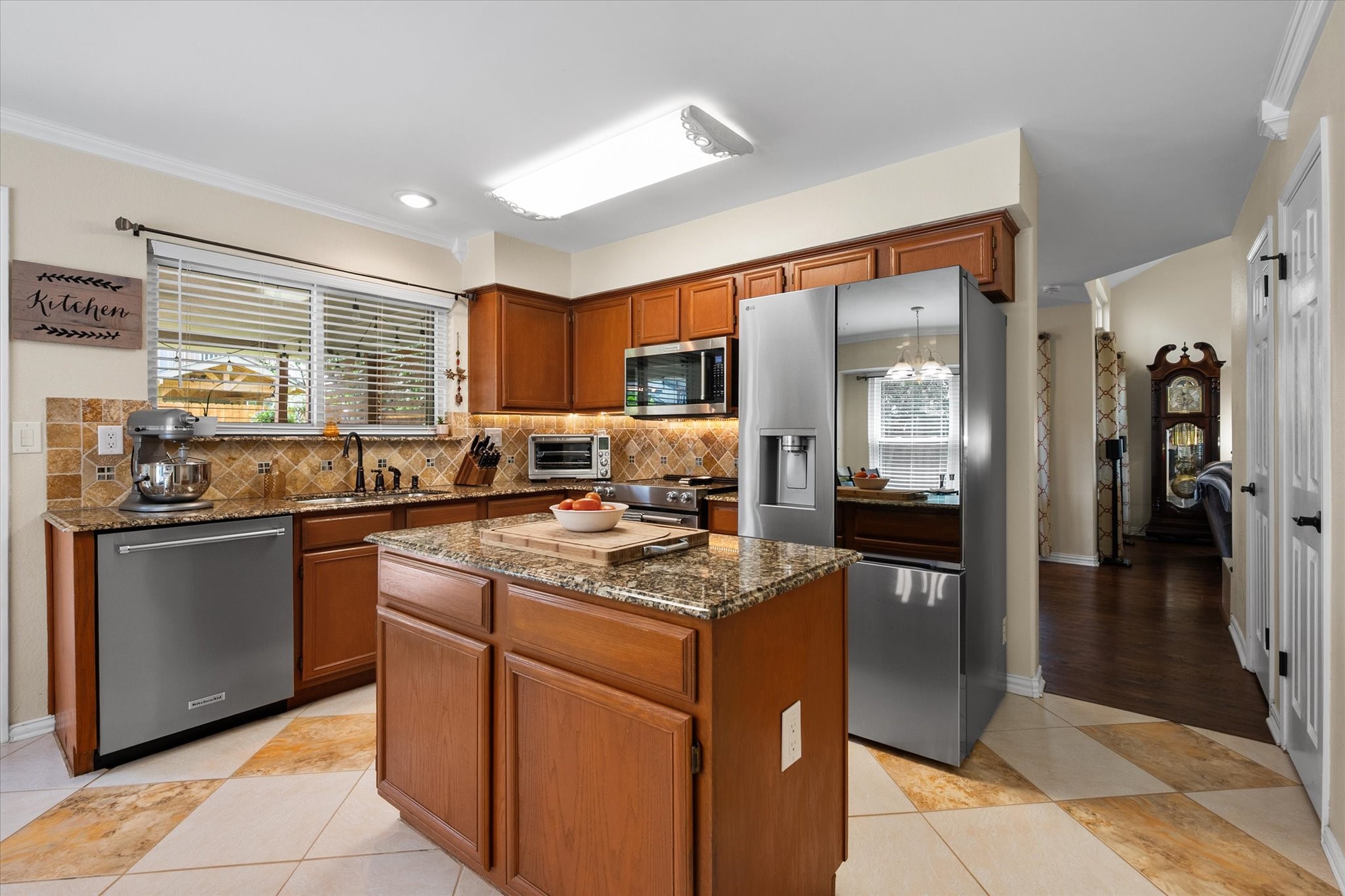 2404 Bennington Drive Arlington TX 76018