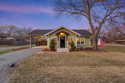 110 E Houston Street Leonard TX 75452