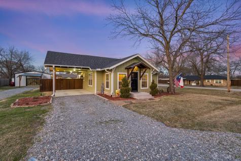 110 E Houston Street Leonard TX 75452