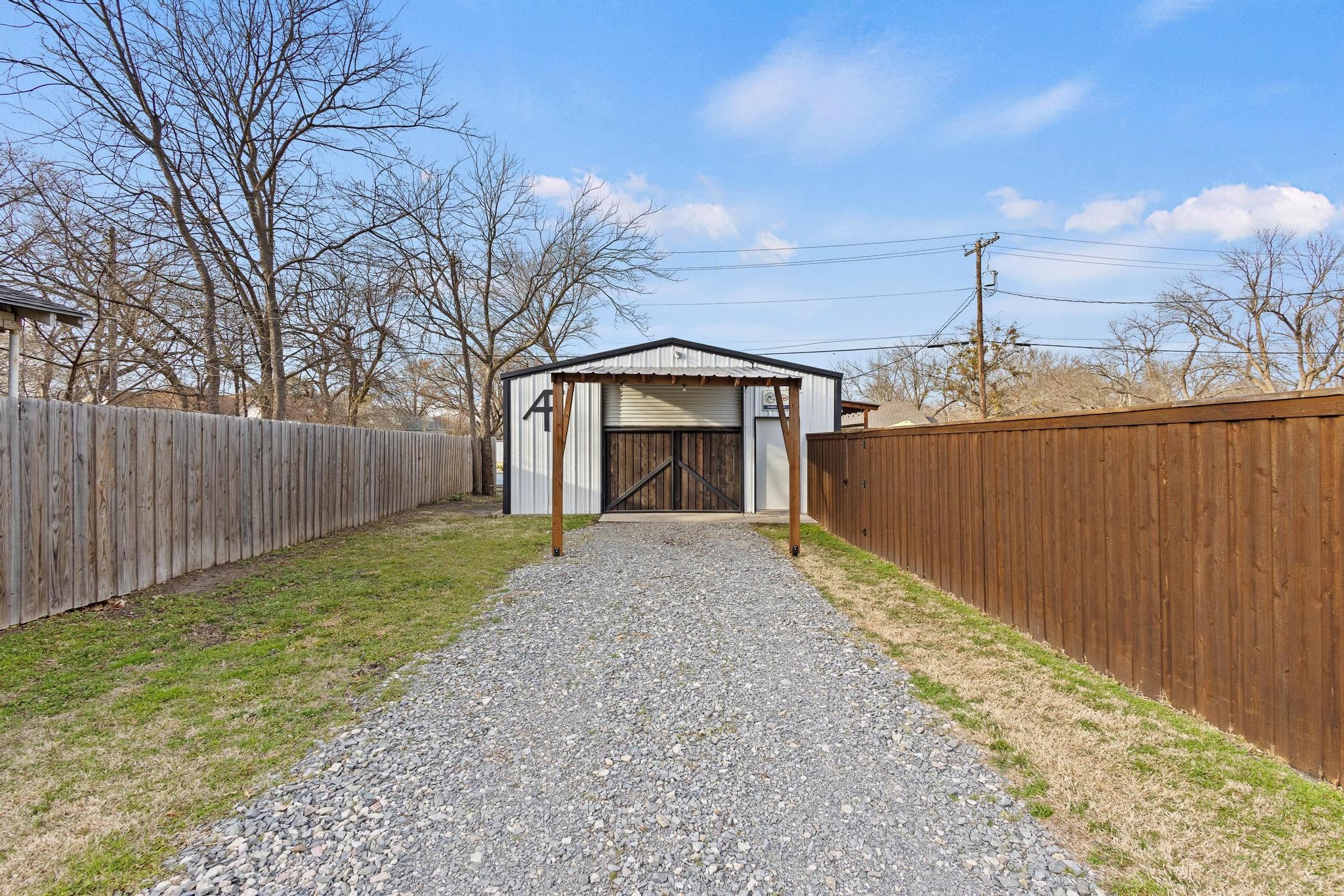110 E Houston Street Leonard TX 75452