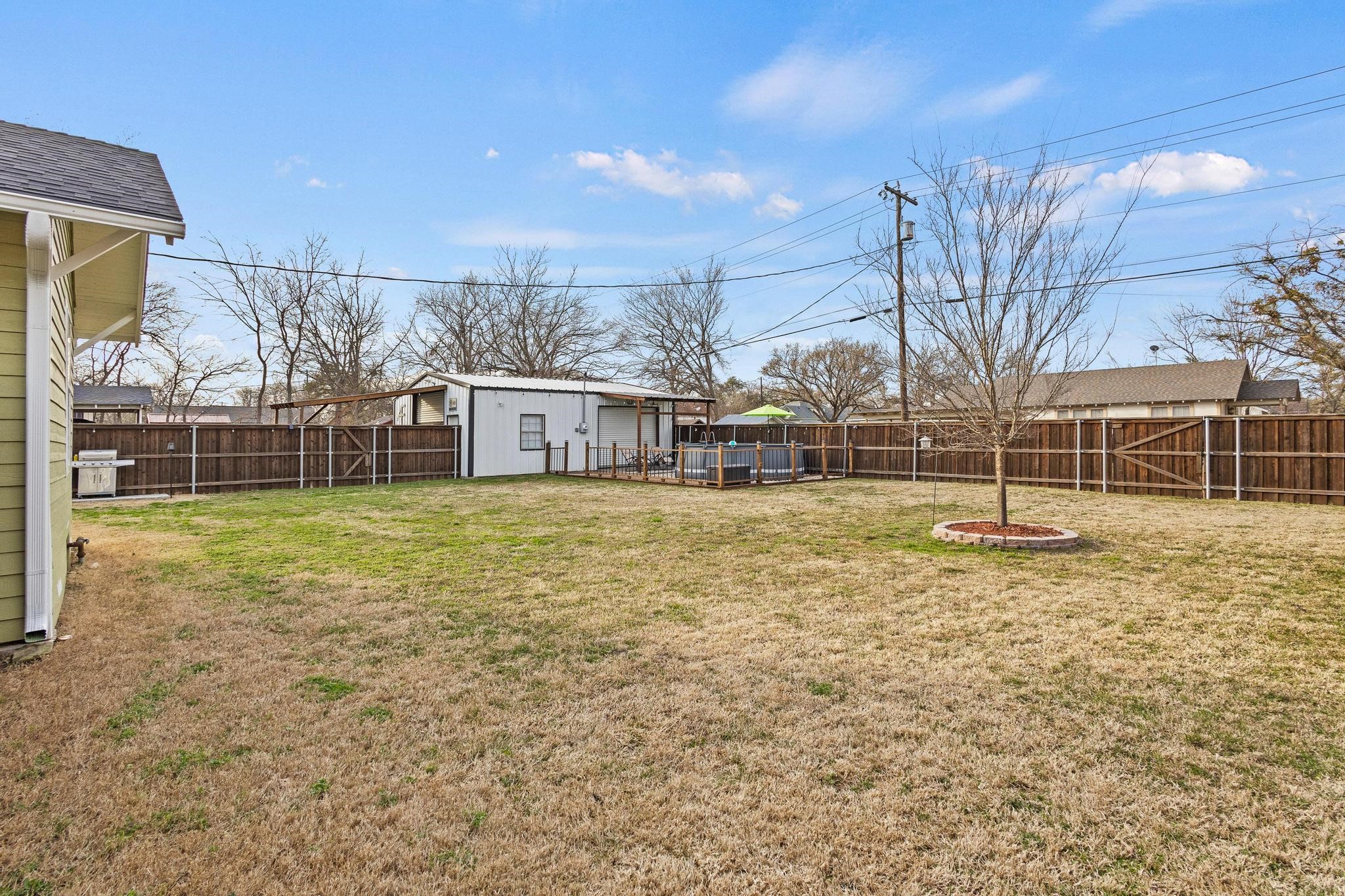 110 E Houston Street Leonard TX 75452