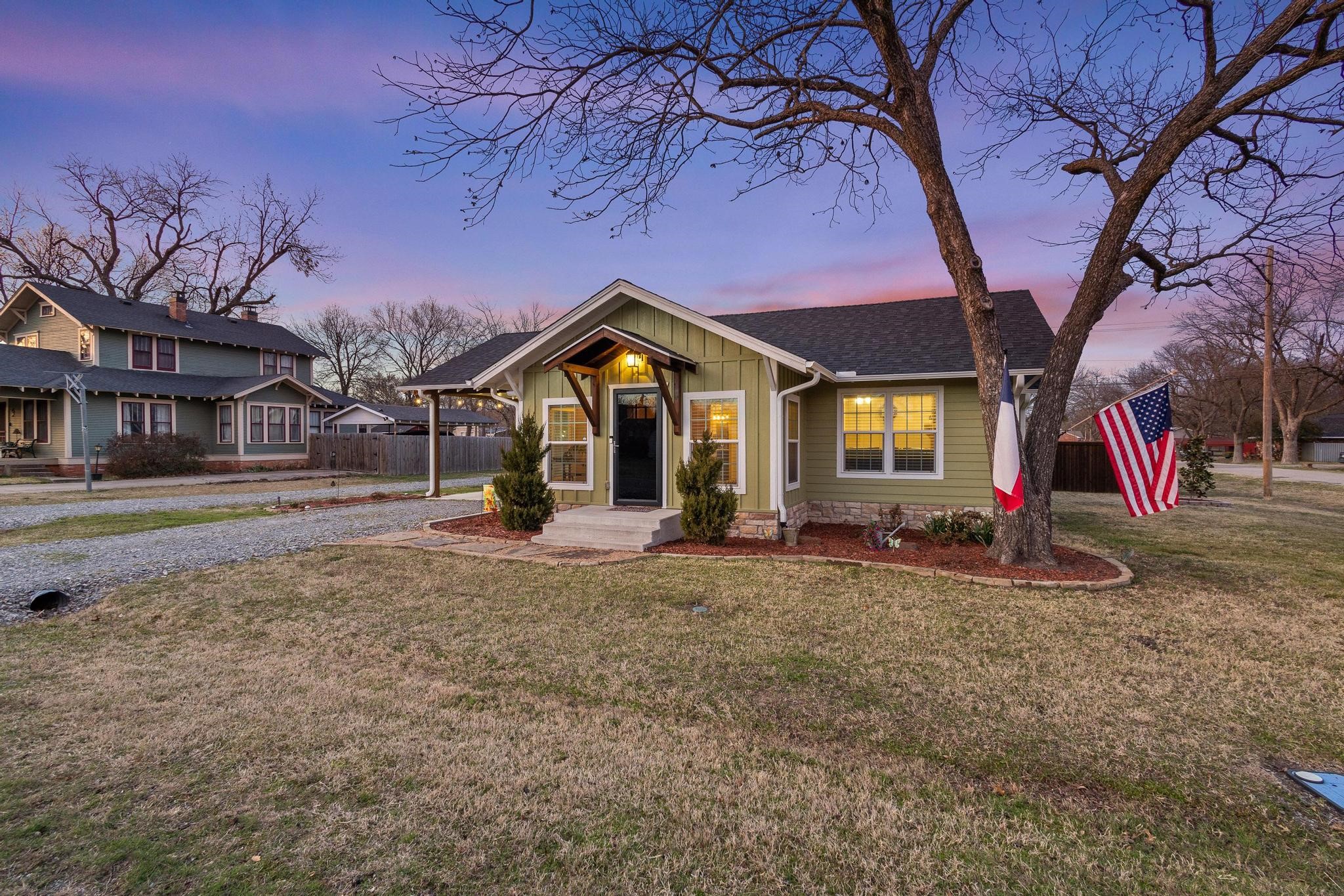 110 E Houston Street Leonard TX 75452