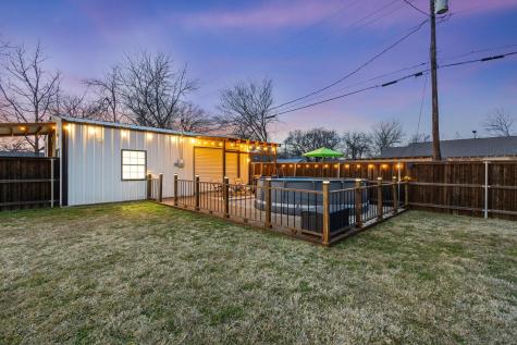 110 E Houston Street Leonard TX 75452