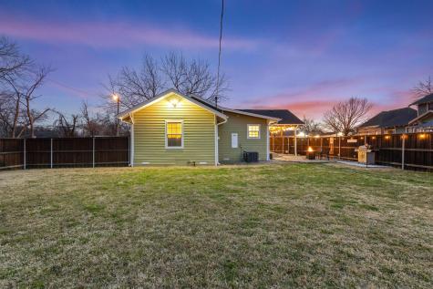 110 E Houston Street Leonard TX 75452