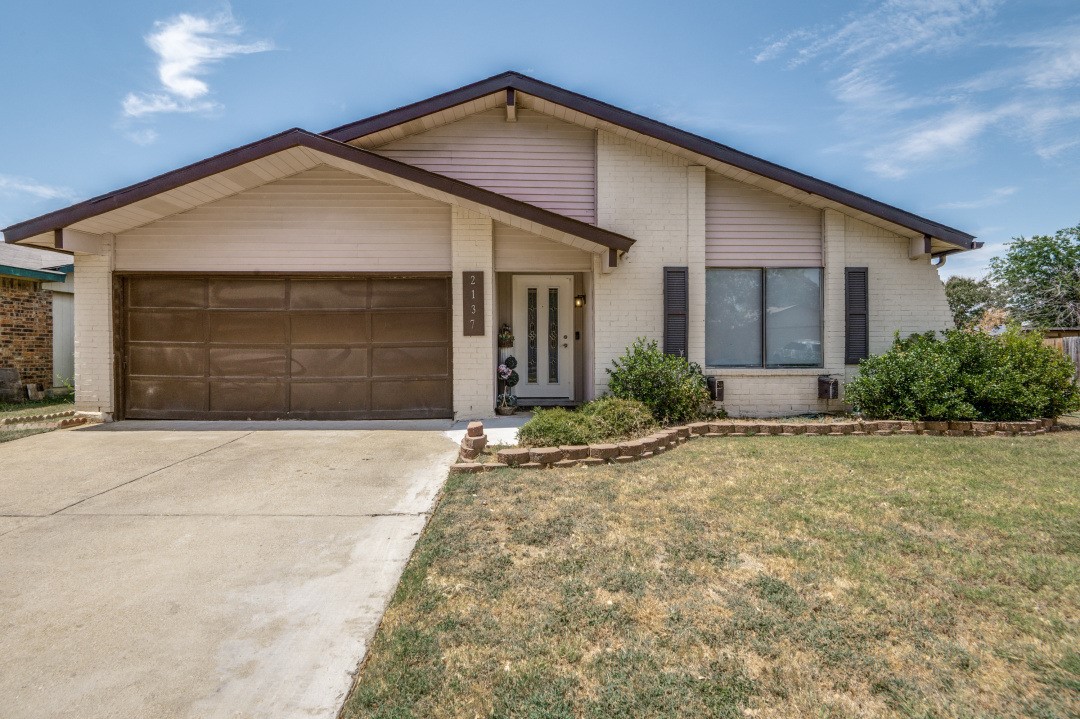 2137 San Fernando Street Bedford TX 76021