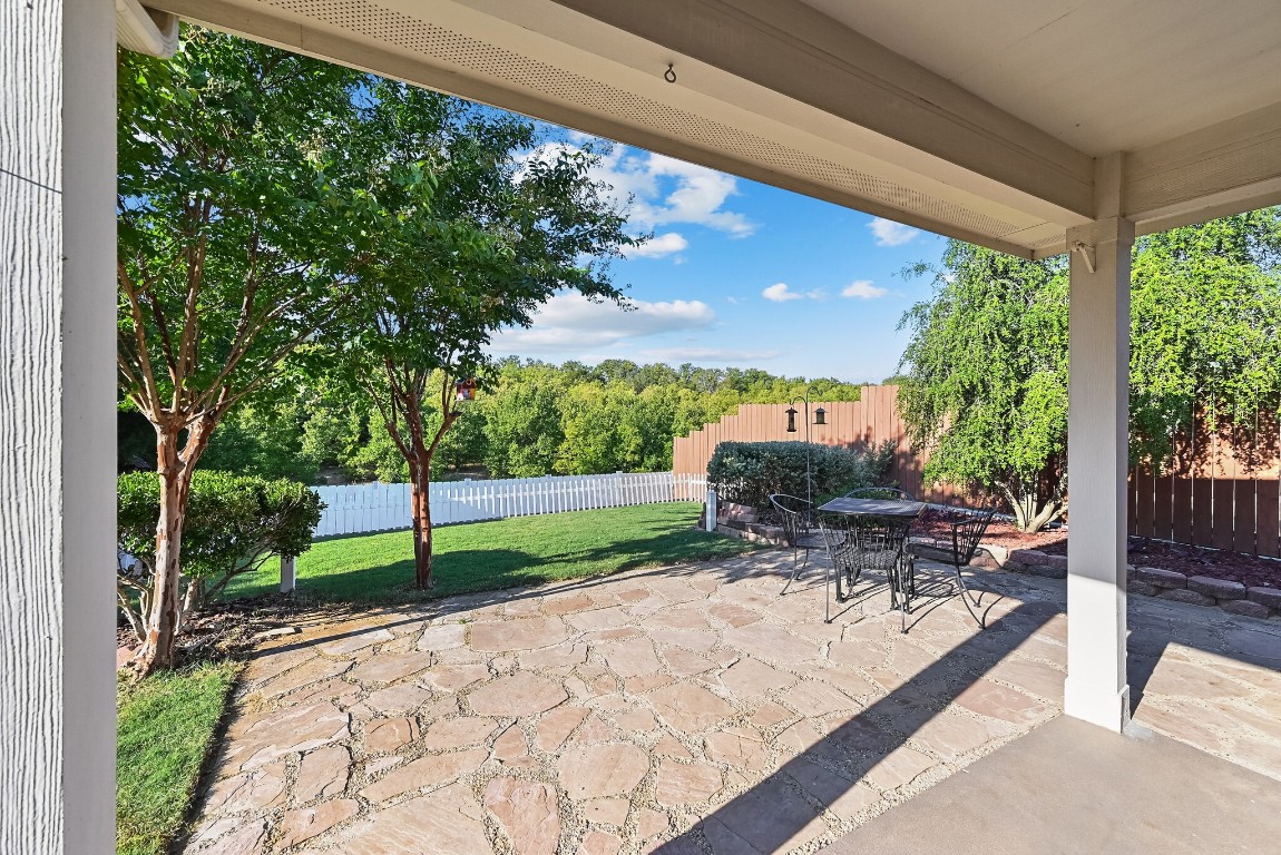 8456 Creekbluff Drive Dallas TX 75249