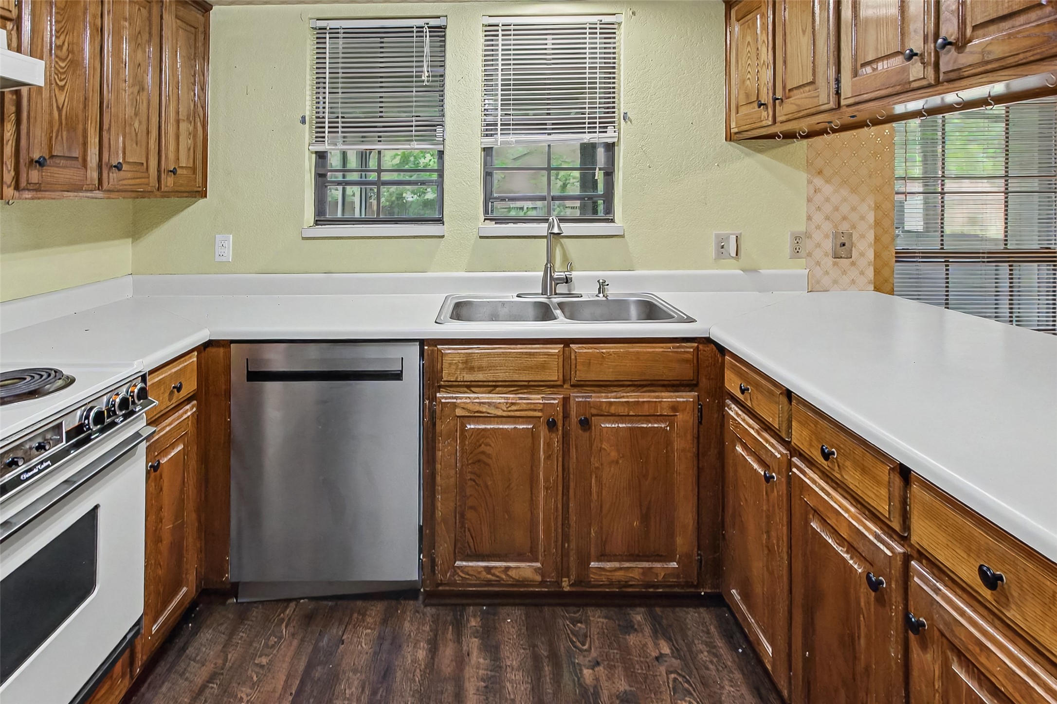 2820 Whitehurst Drive Fort Worth TX 76133