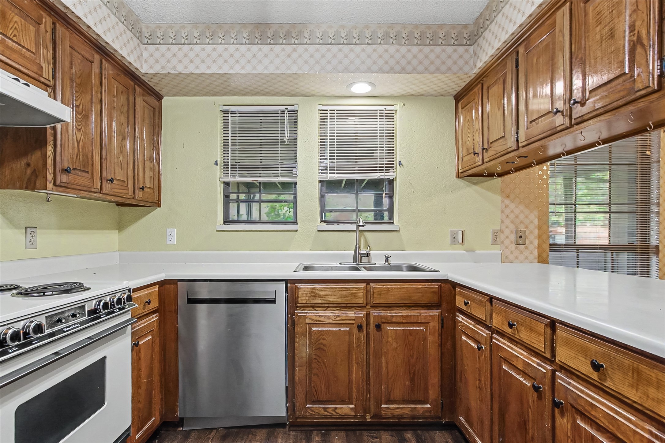 2820 Whitehurst Drive Fort Worth TX 76133
