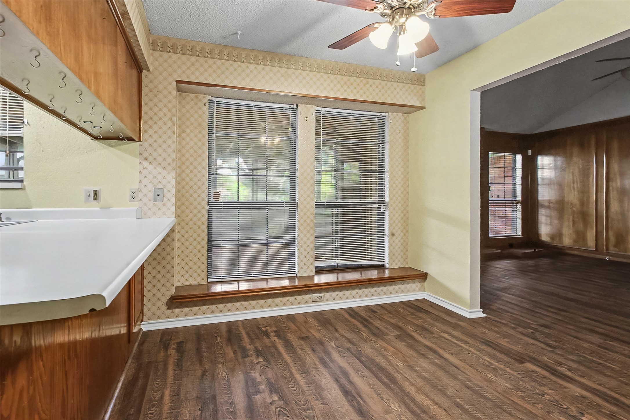 2820 Whitehurst Drive Fort Worth TX 76133
