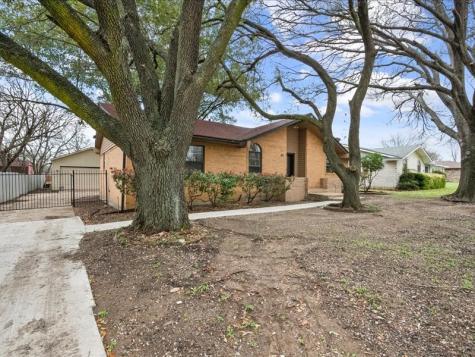 811 Green Pastures Drive Cedar Hill TX 75104