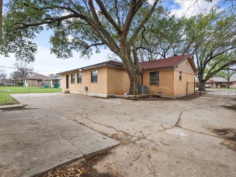 811 Green Pastures Drive Cedar Hill TX 75104