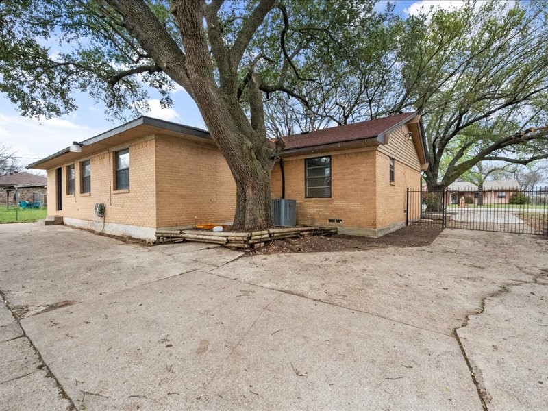 811 Green Pastures Drive Cedar Hill TX 75104