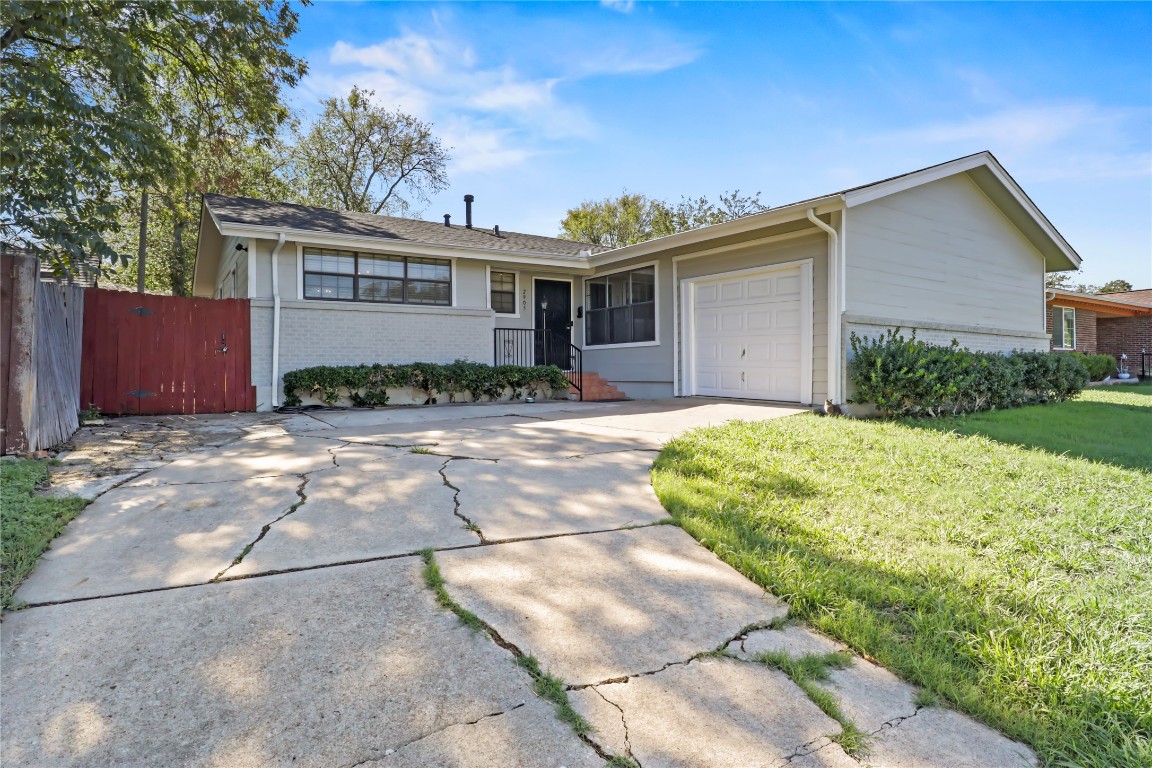2905 W Gambrell Street Fort Worth TX 76133