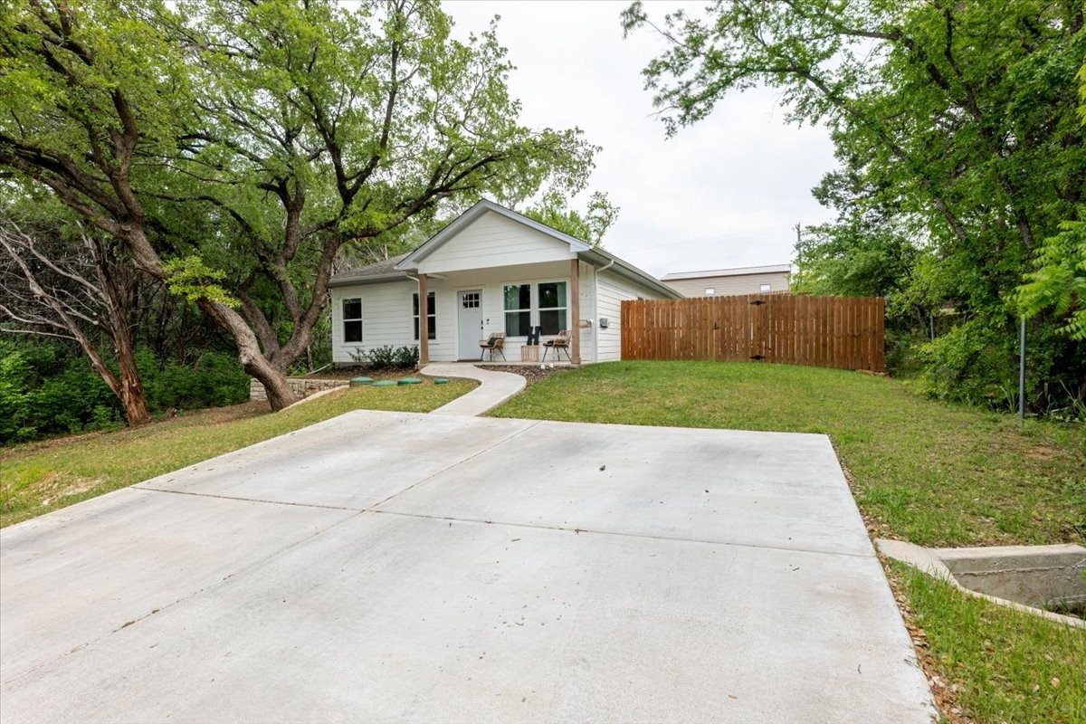 921 Indian Drive Granbury TX 76048