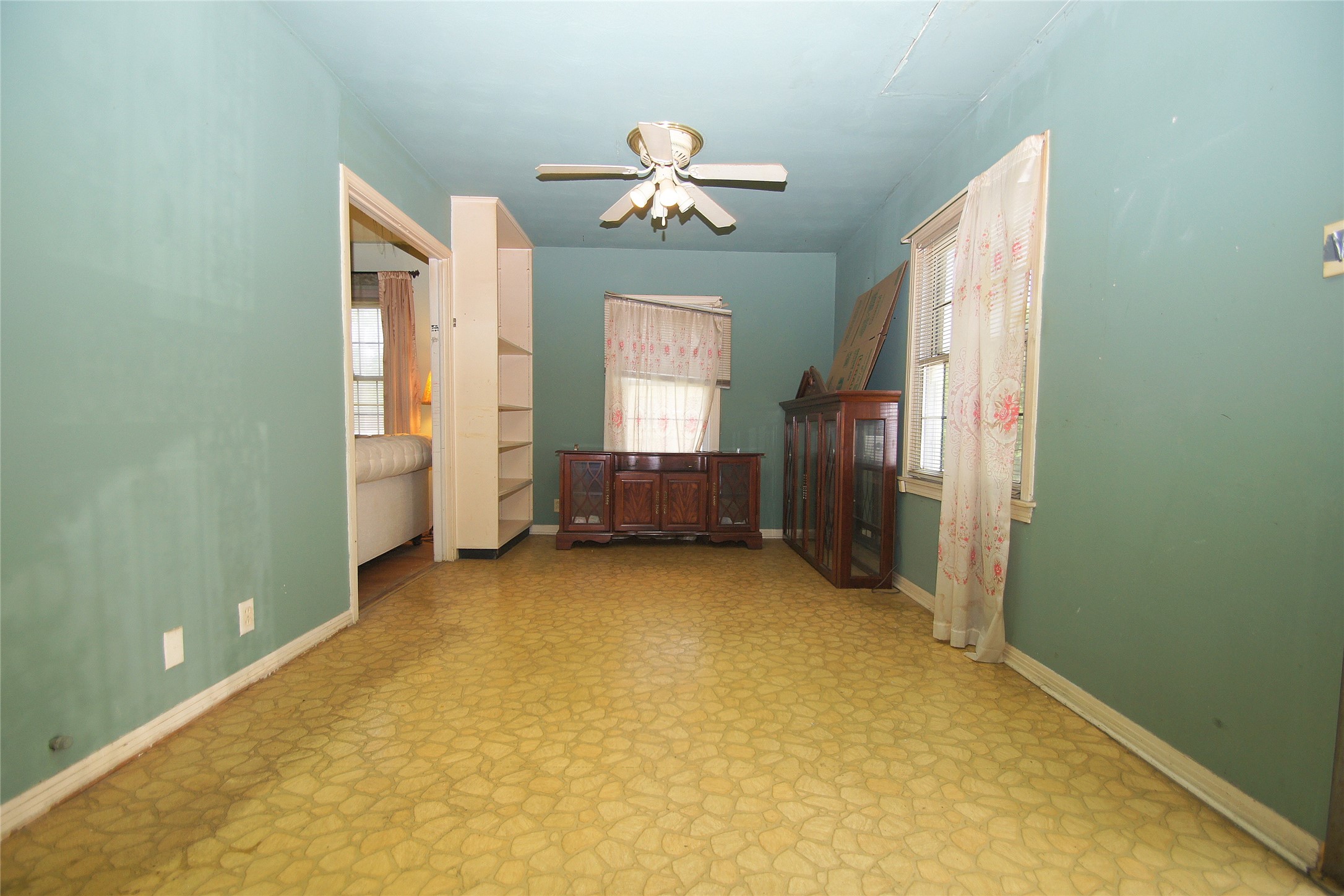3359 Shelley Boulevard Dallas TX 75211