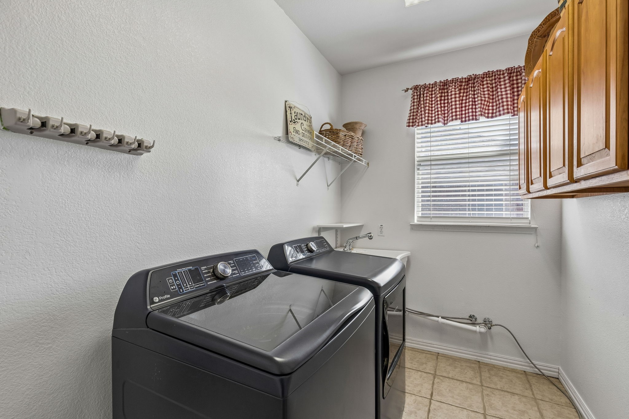 405 Stoneleigh Circle Lake Dallas TX 75065