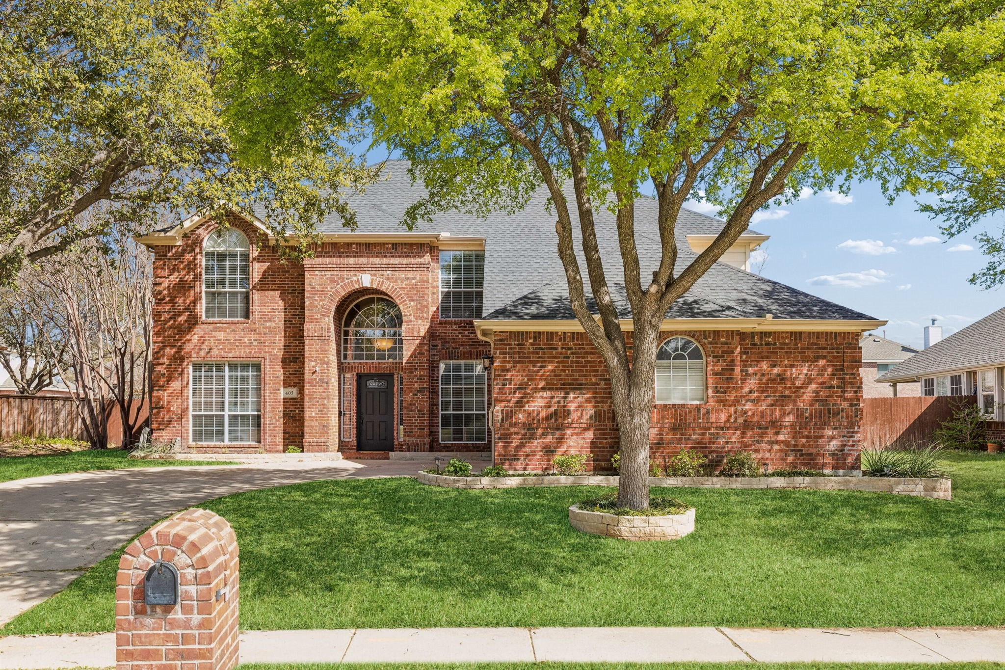 405 Stoneleigh Circle Lake Dallas TX 75065