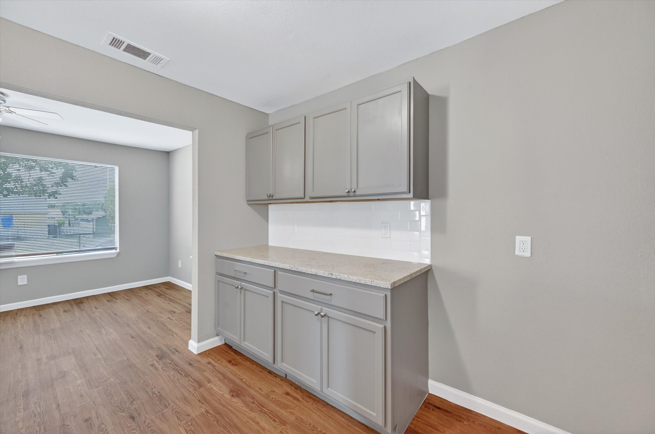 1119 E Cantey Street Fort Worth TX 76104