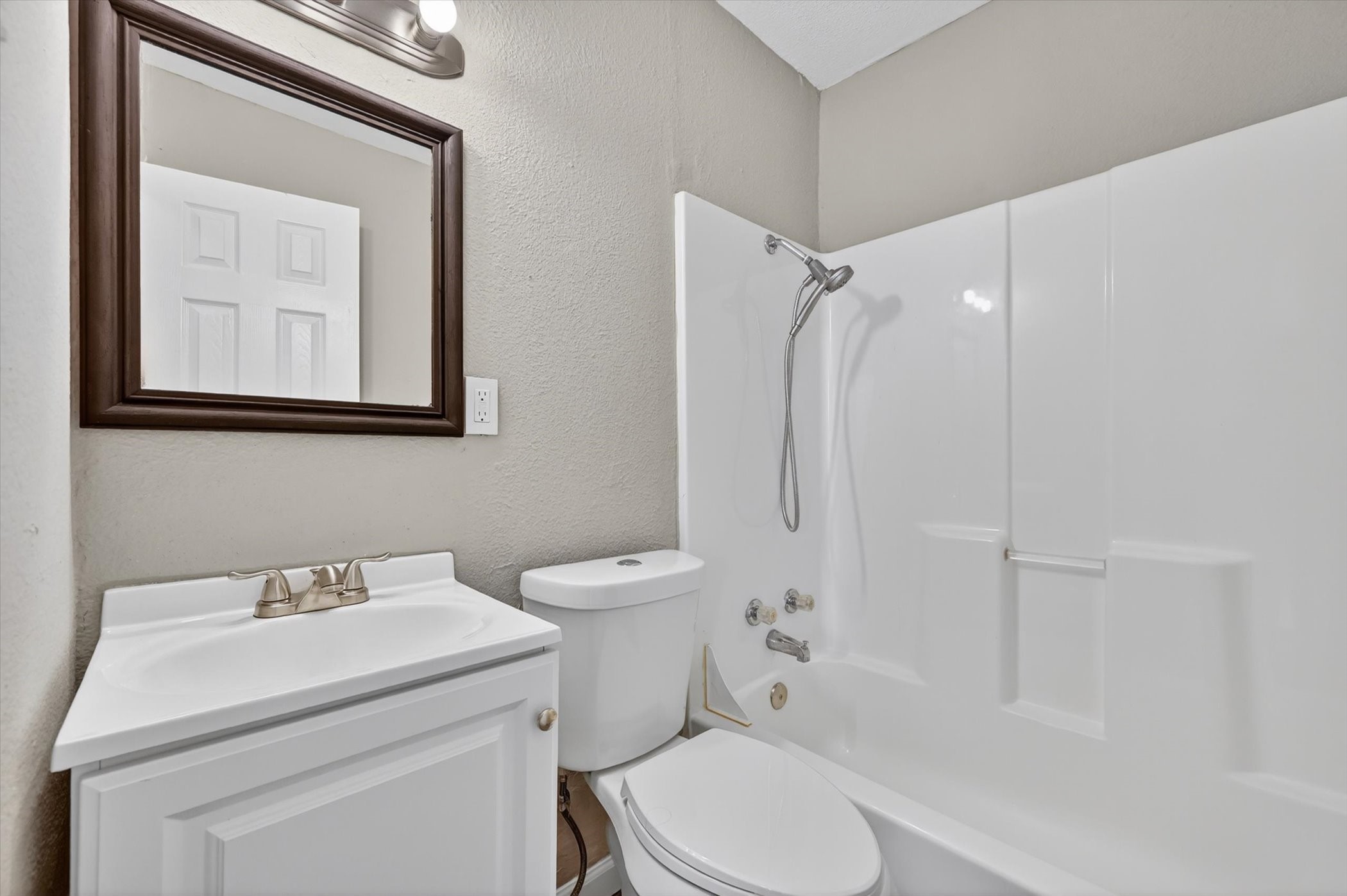 1119 E Cantey Street Fort Worth TX 76104